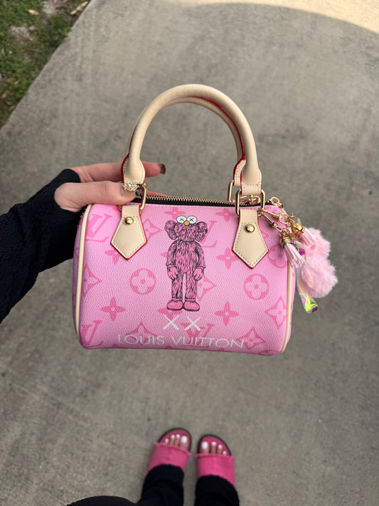 Pink Hype Pillow Bag Pre-Order. ( Shipping  will be begin 4-5 weeks after purchase )
